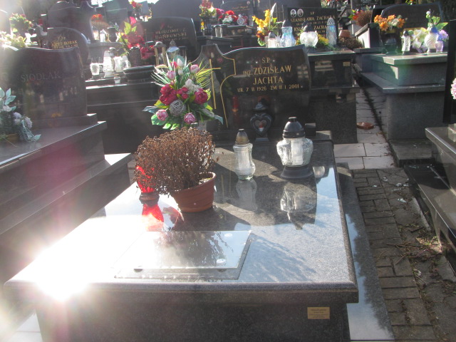 Grób Zdzisław Jachta