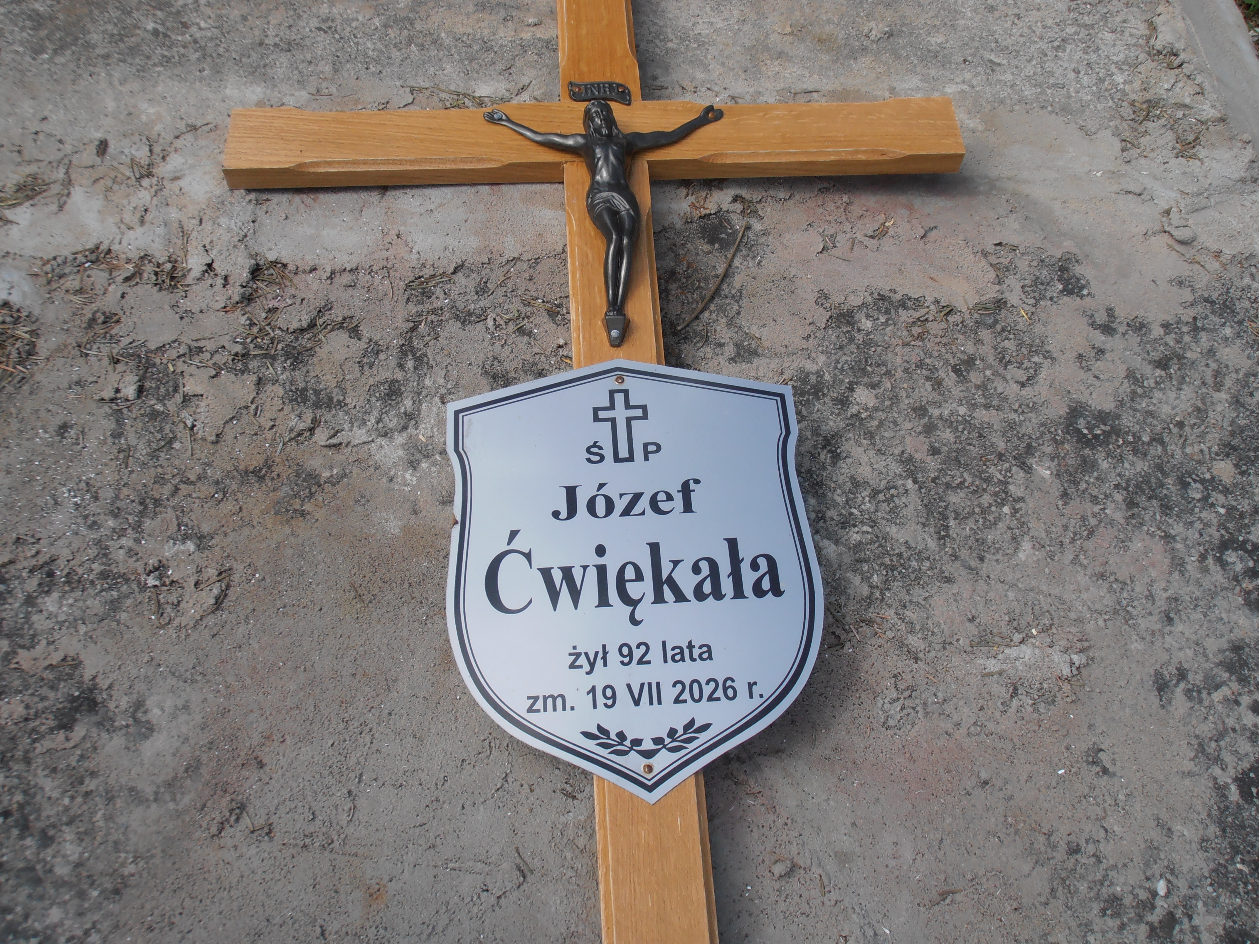 Grób Józef Ćwiękała